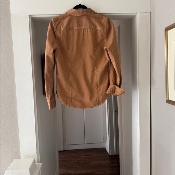 Madewell’s darted button-up shirt in (re)generative chino! - Picture 5 of 9